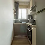1br - Views - Deli Cafe Apartment