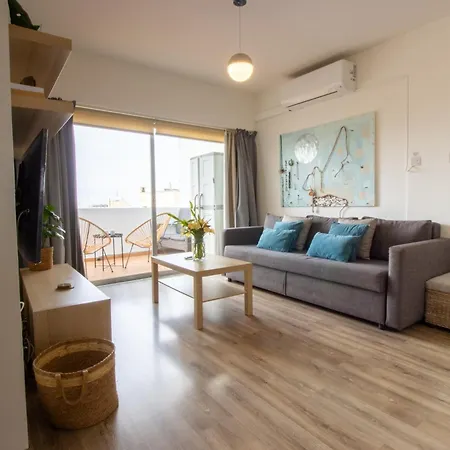 1br - Views - Deli Cafe Nikozja