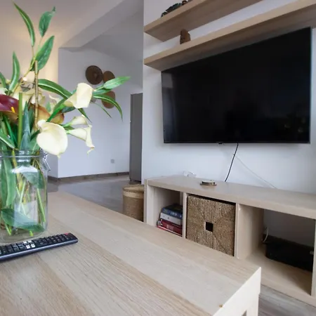 Apartment 1br - Views - Deli Cafe *