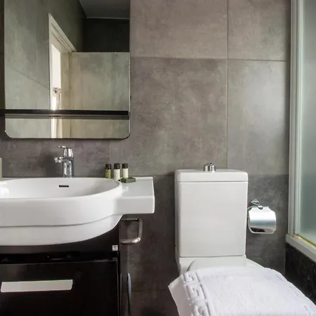 1br - Views - Deli Cafe Apartment *