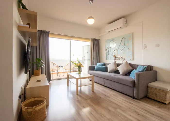 1br - Views - Deli Cafe Apartment