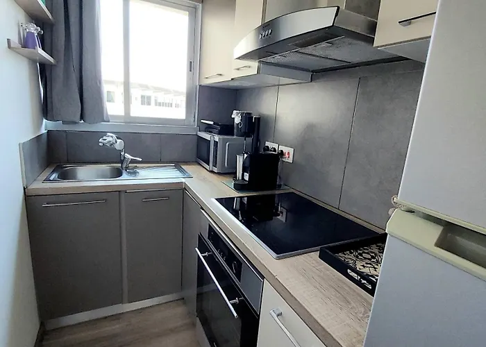 1br - Views - Deli Cafe Apartment Nikosia